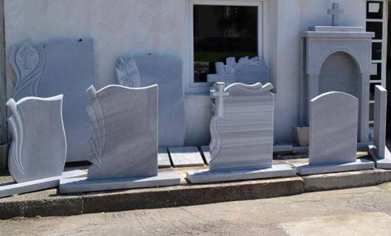 Photo : BS Terrasse, Monuments Funéraires à Burdinne