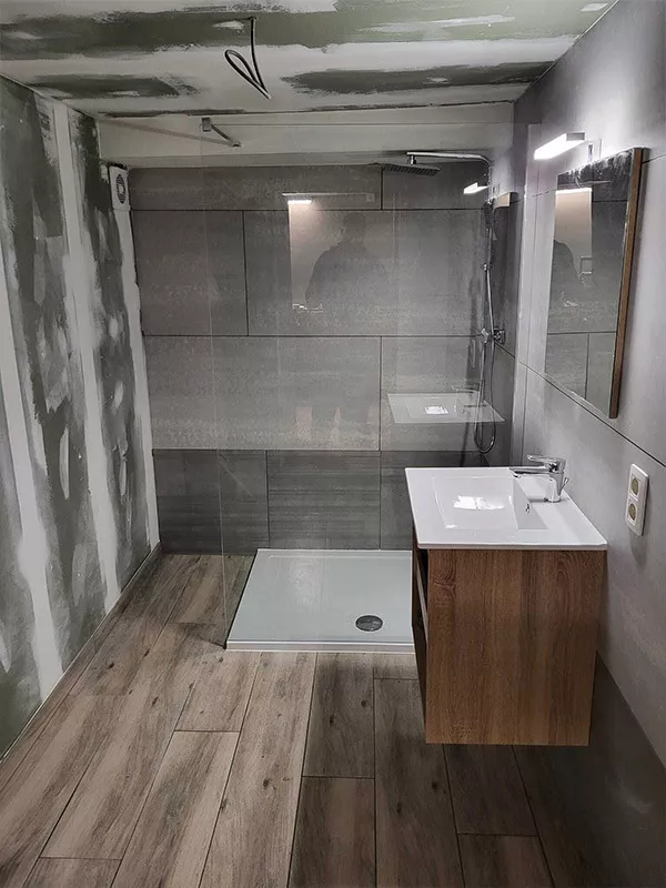 Photo : Baggio Construction, Entrepreneurs - Généraux & Clefs sur porte à Andenne & entités