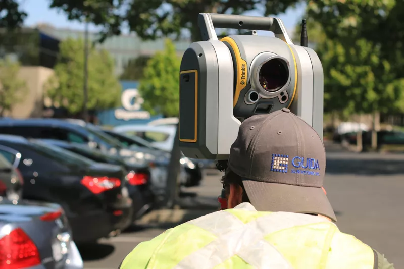 Photo : SRL Géofamenne, Géomètres Experts à Beauraing