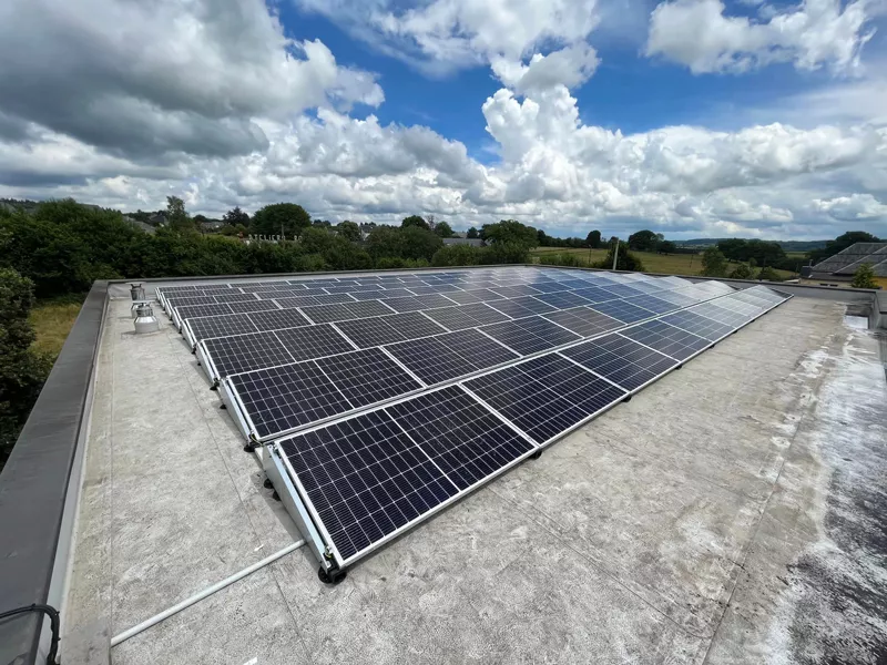 Photo : Gilles Dardenne, Installation & dépannage de panneaux photovoltaïques à Beauraing