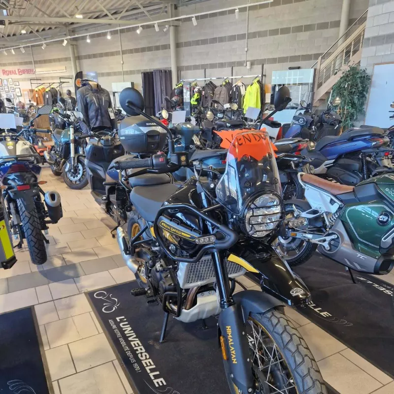 Photo : L'universelle, Motos & Scooters à Herstal, Vottem