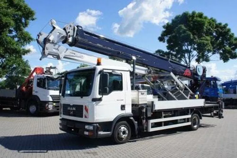 Photo : Help Move, Location de Grues & Nacelles à Waterloo