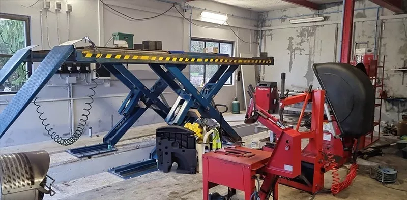 Photo : Pneu Moris, Pneus - Jantes & Amortisseurs à Habay, Etalle & entités