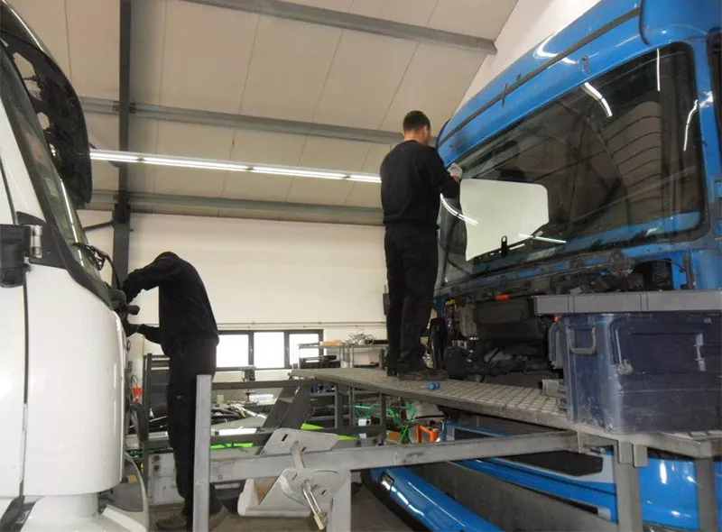 Photo : Vitroplus, Autos-Pare-Brise à Ohey