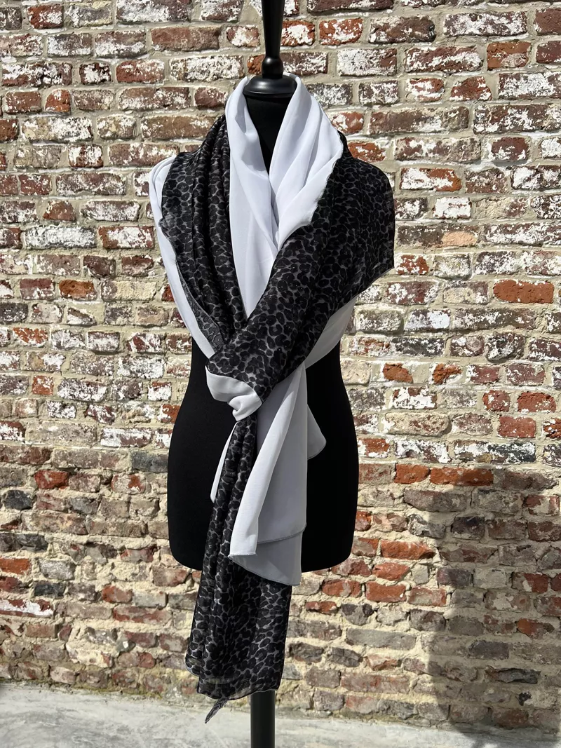Photo : Huia - NIM Design, Grossiste, fournisseur et fabricant de foulards et d'accessoires femme en Belgique